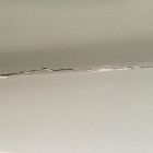 (Scheuren in) stucwerk repareren