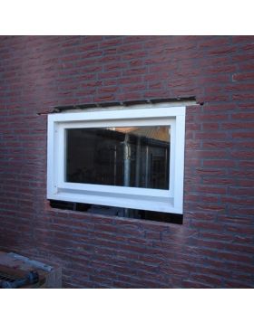 Raam in gevel plaatsen