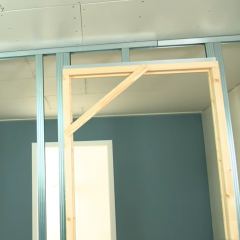 Deur in gipsplaten-scheidingswand monteren