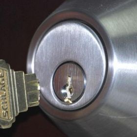 Afgebroken sleutel uit slot halen