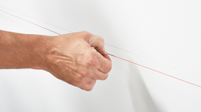 De_1-meterlijn_overtrekken_met_een_slaglijnmolen_cementdekvloer_maken