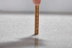 Dikte_vloer_controleren_cementdekvloer_zandcement_maken